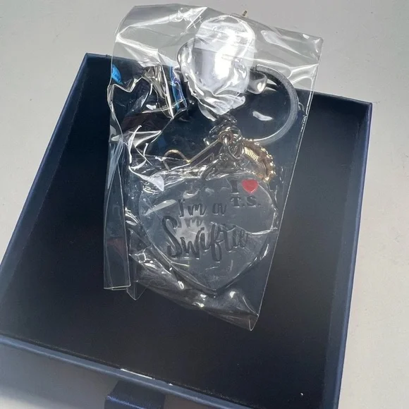 Taylor swift "I'm a Swiftie key chain" tswift Swiftie - Picture 5 of 5